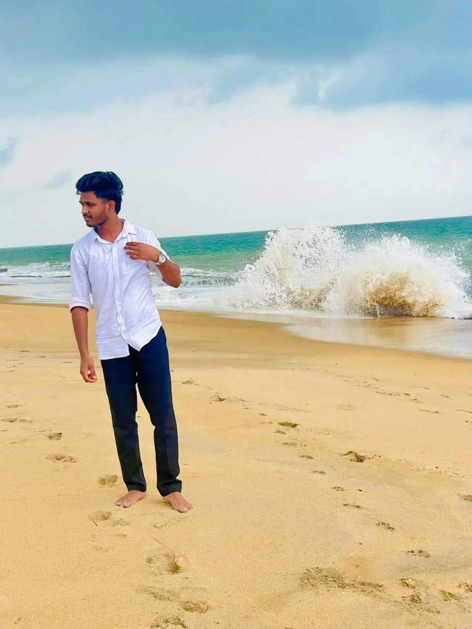 Thakshila Prasanna at the beach in Sri Lanka